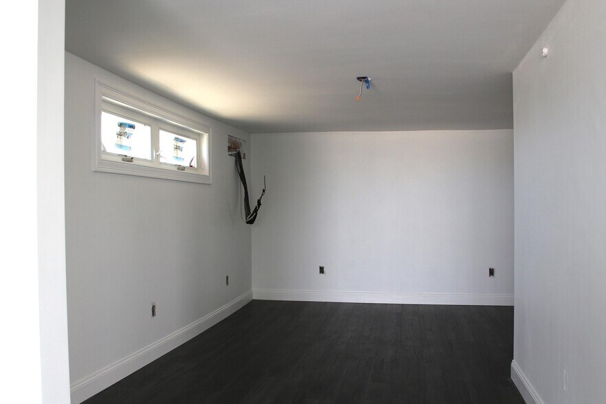 More Photos Of 706 Shore Rd, North Truro Apartments For Sale