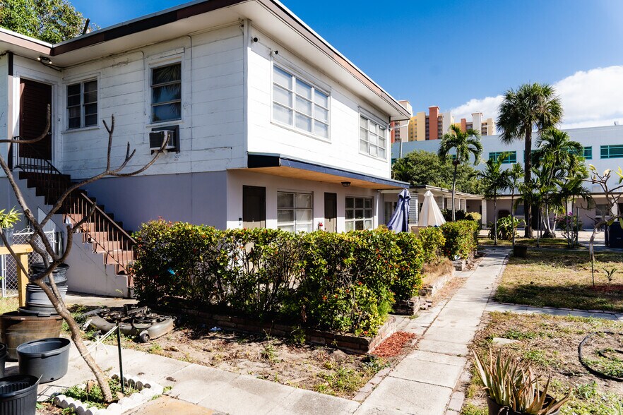 More Photos Of 186-1 E Blue Heron Blvd, Riviera Beach Hotel For Sale