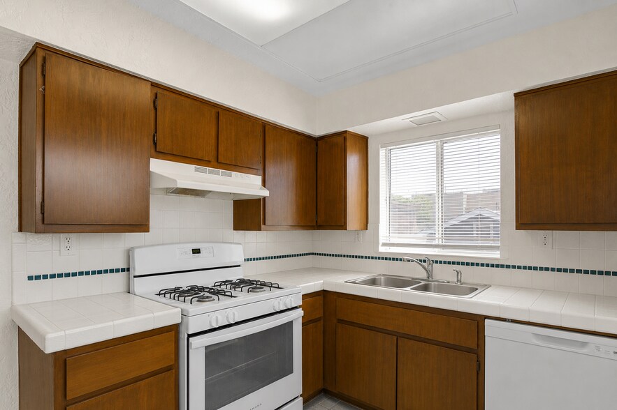 More Photos Of 3822 E 7th St, Long Beach Apartments For Sale