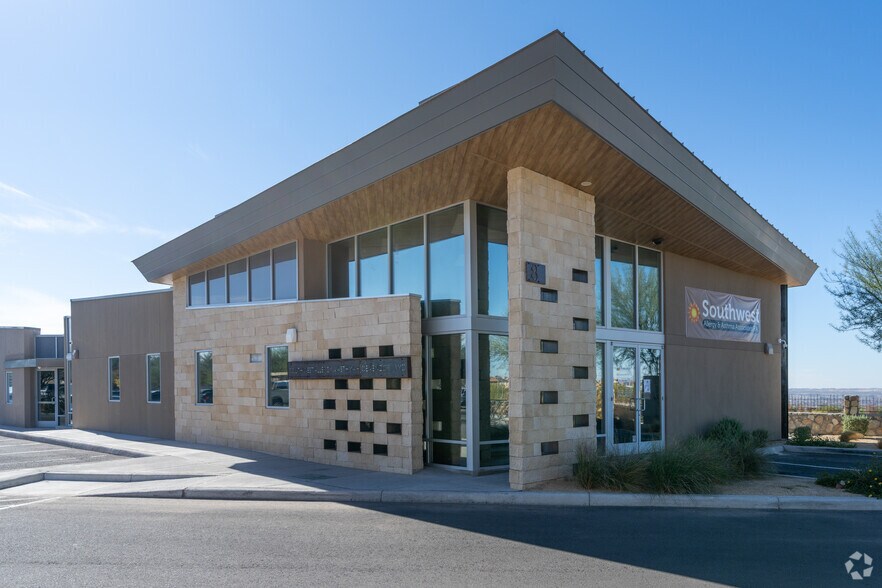 More Photos Of 6301 Northern Pass Dr, El Paso Medical For Sale