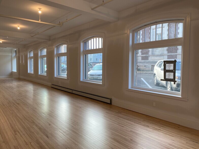 More Photos Of 5 Washington St, Biddeford Apartments For Lease