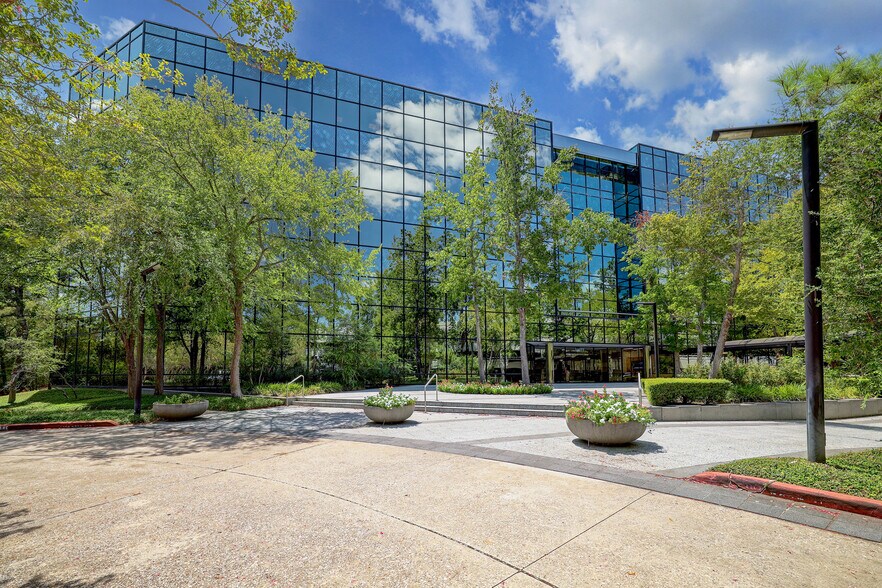 More Photos Of 10077 Grogans Mill Rd, The Woodlands Office For Lease