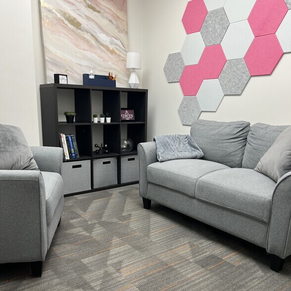 More Photos Of 801-803 W Big Beaver Rd, Troy Office For Lease