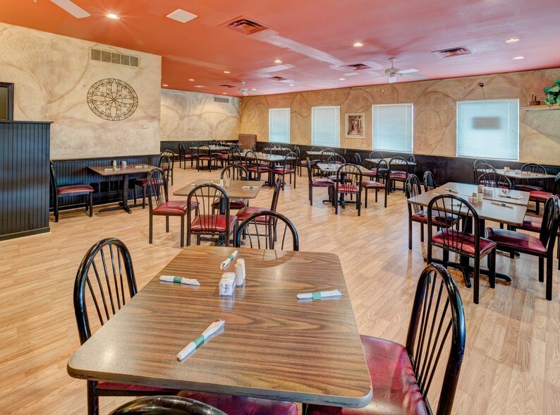 More Photos Of 333 Mill Creek Dr, Marysville Restaurant For Sale