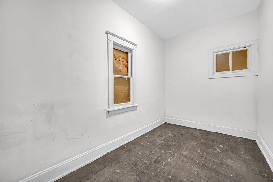 More Photos Of 701 Meeker Ave, Joliet Flex For Sale