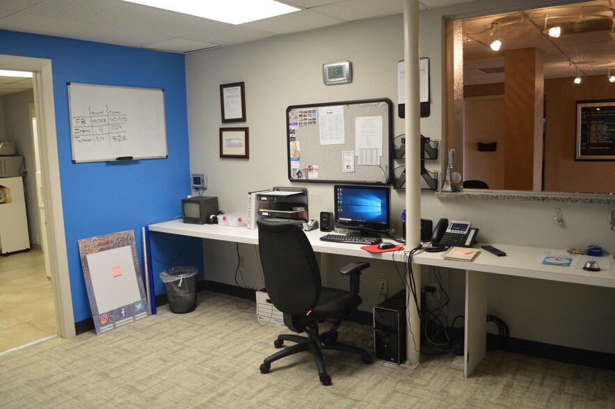 More Photos Of 6125 Airport Fwy, Haltom City Office For Lease