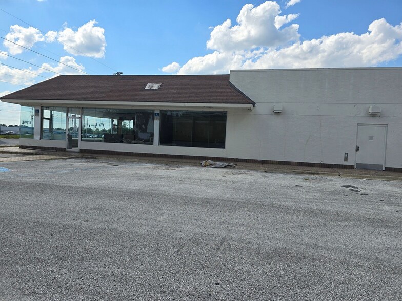 More Photos Of 9737 SE Maricamp Rd, Ocala Freestanding For Lease