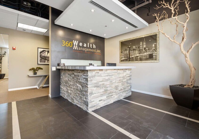 More Photos Of 10037 E Dynamite Blvd, Scottsdale Office For Sale