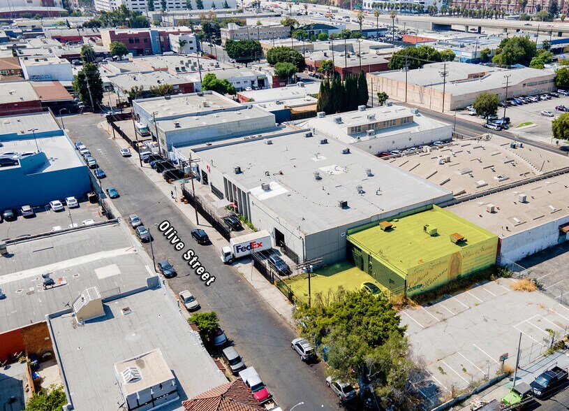More Photos Of 2807 S Olive St, Los Angeles Warehouse For Sale