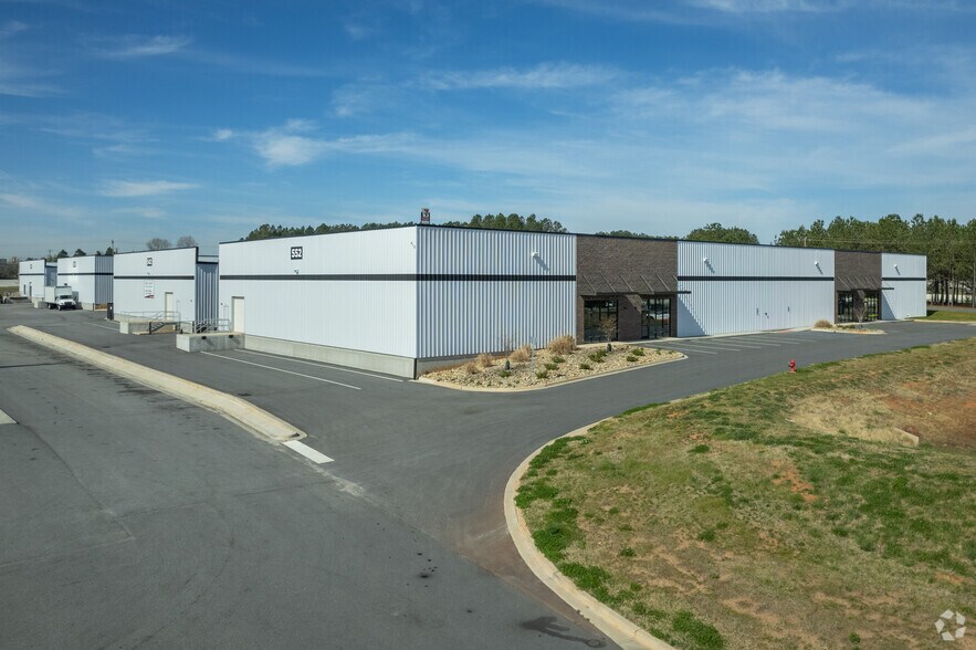 More Photos Of 252 Plemmons Rd, Duncan Unknown For Lease