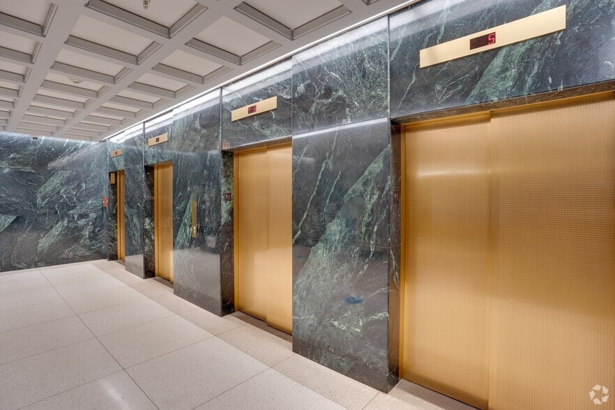 More Photos Of 70 E Lake St, Chicago Office For Sale