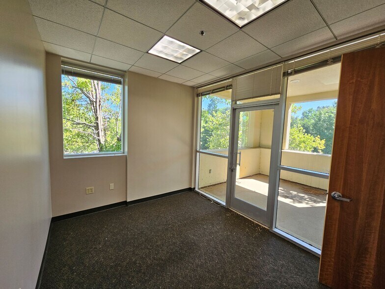 More Photos Of 400 Plaza Dr, Folsom Office For Sale