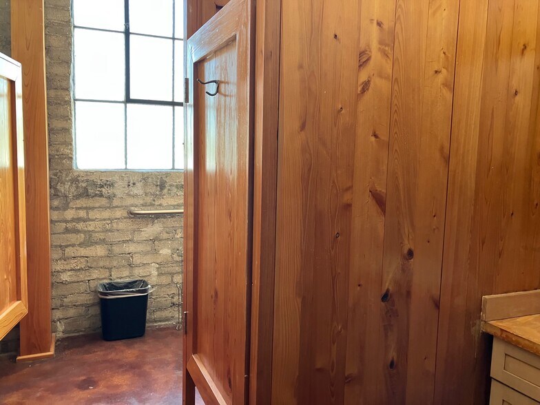 More Photos Of 739 S Clark St, New Orleans Office For Sale