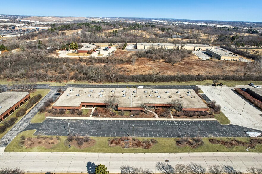 More Photos Of 11950 W Lake Park Dr, Milwaukee Office For Sale