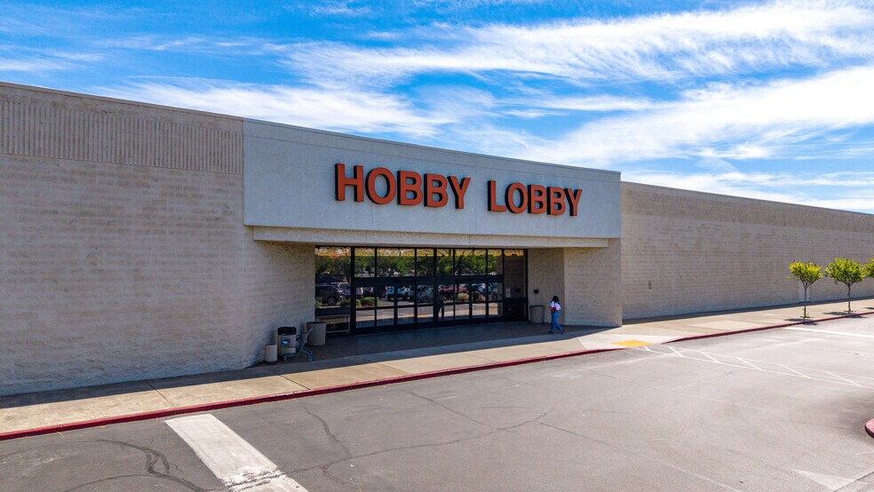 More Photos Of 1815 Douglas Blvd, Roseville General Retail For Sale