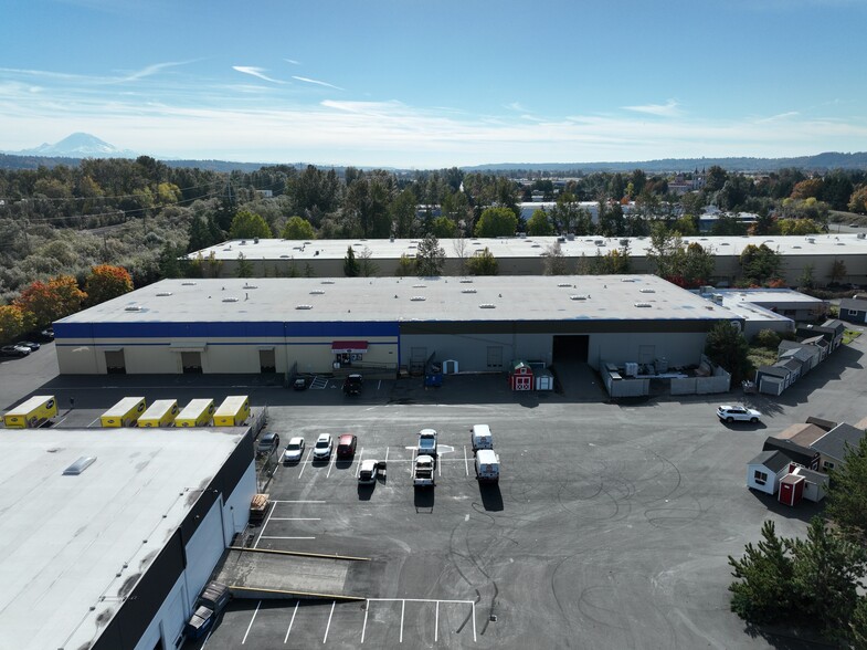 More Photos Of 17500 W Valley Hwy, Tukwila Warehouse For Lease