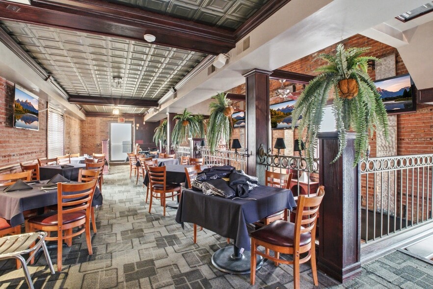 More Photos Of 297 Franklin St, Buffalo Restaurant For Lease