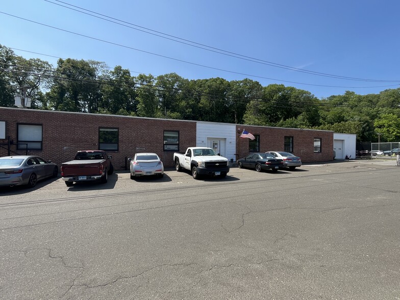More Photos Of 23 Pearl St, Norwalk Manufacturing For Lease
