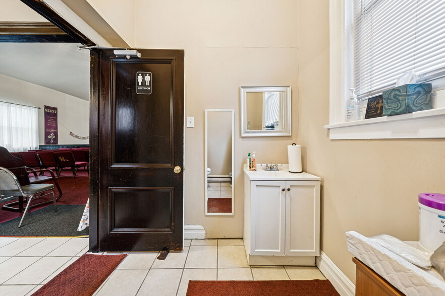 More Photos Of 8304 Frankstown Ave, Pittsburgh Religious Facility For Sale