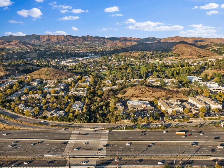 More Photos Of 29105-29125 Canwood St, Agoura Hills Restaurant For Lease