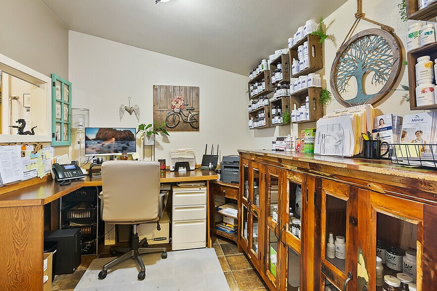 More Photos Of 101 N Evergreen Rd, Spokane Office For Lease