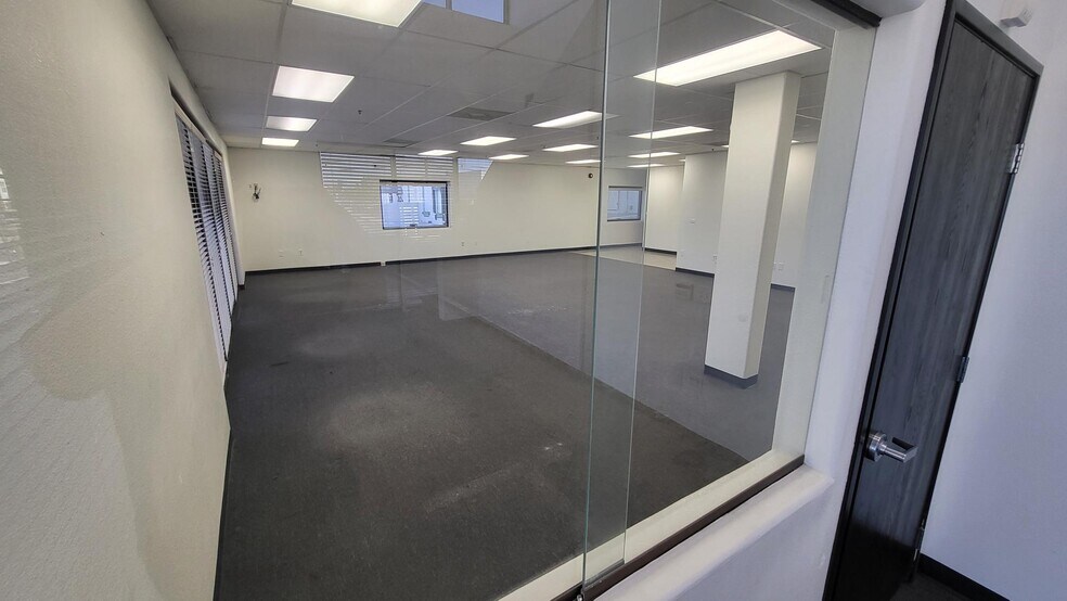 More Photos Of 3325-3326 W Oquendo Rd, Las Vegas Warehouse For Lease