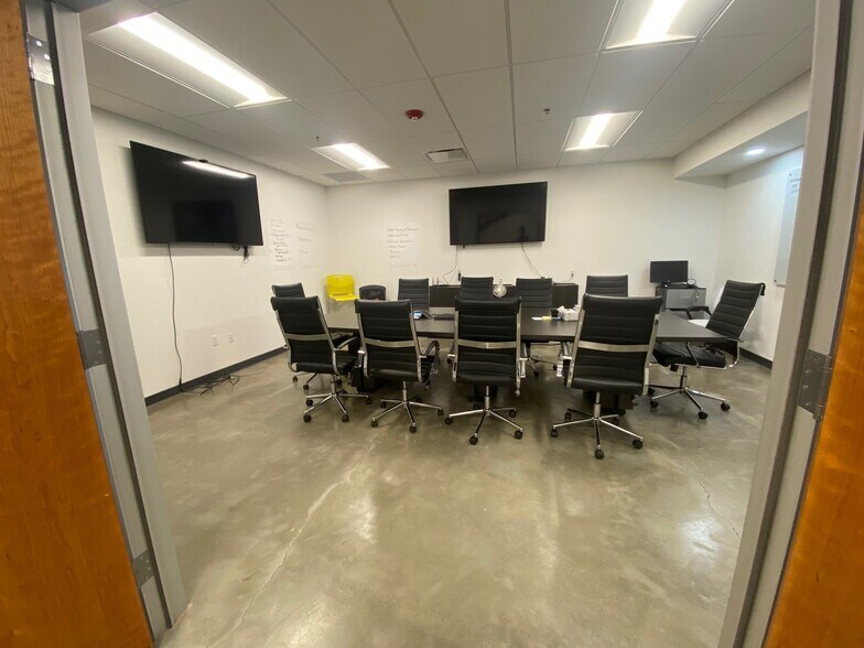 More Photos Of 10820 Shawnee Mission Pky, Shawnee Office For Sale