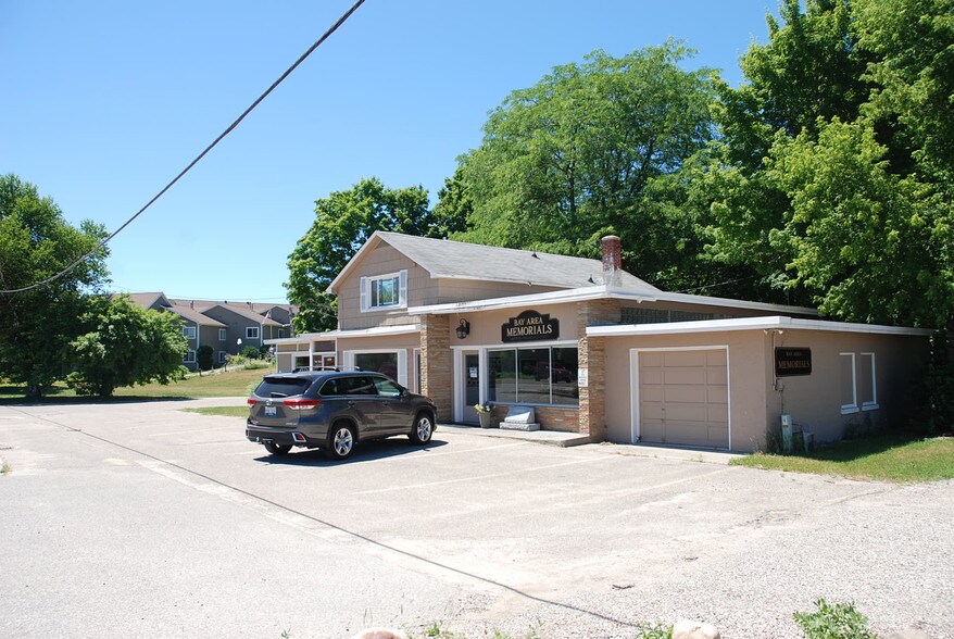 More Photos Of 13726 SW Bay Shore Dr, Traverse City Storefront Retail Residential For Sale