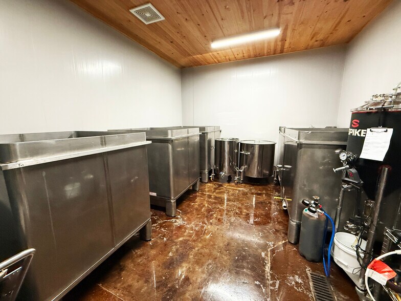 More Photos Of 314 Smith Ave, Thomasville Restaurant For Sale