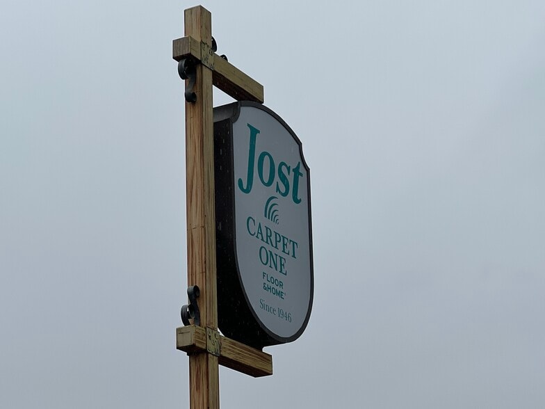 More Photos Of 320 Oak St, Bakersfield Storefront Retail Office For Sale