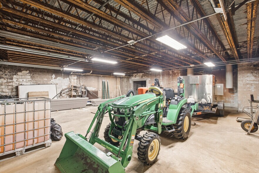 More Photos Of 1908 Water Level Rd, Somerset Specialty For Sale