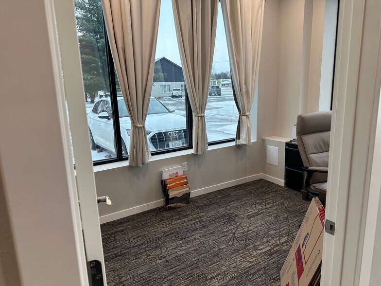 More Photos Of 2450 Post Rd, Plover Office For Lease