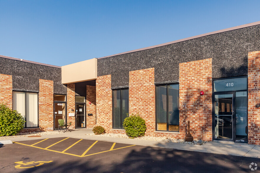 Primary Photo Of 400-490 Bonnie Ln, Elk Grove Village Warehouse For Lease