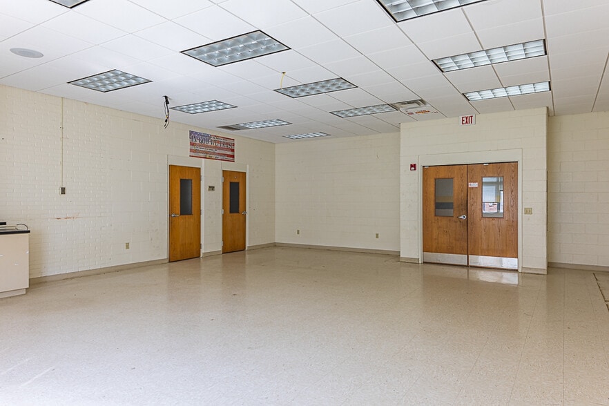 More Photos Of 3500 W Pines Rd, Greeneville Schools For Sale