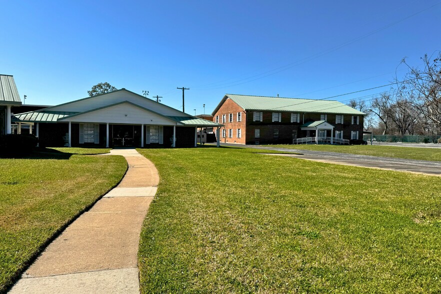 More Photos Of 9101 Airline Dr, Houston Religious Facility For Sale