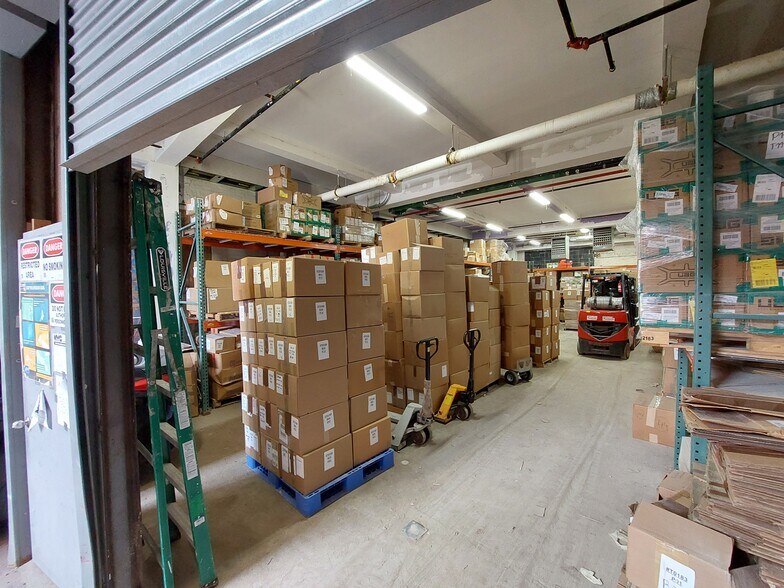 More Photos Of 264 41st St, Brooklyn Warehouse For Lease