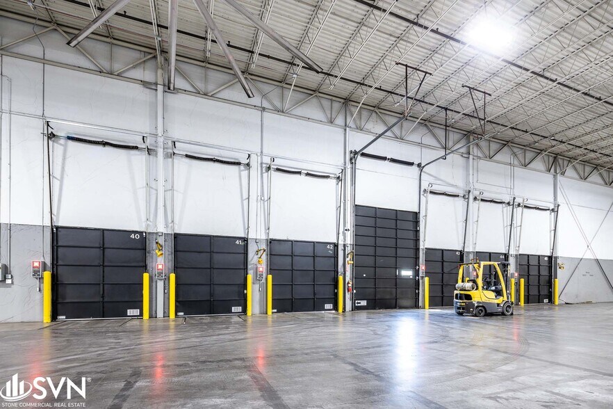 More Photos Of 440 Greendale Rd, Lexington Warehouse For Lease