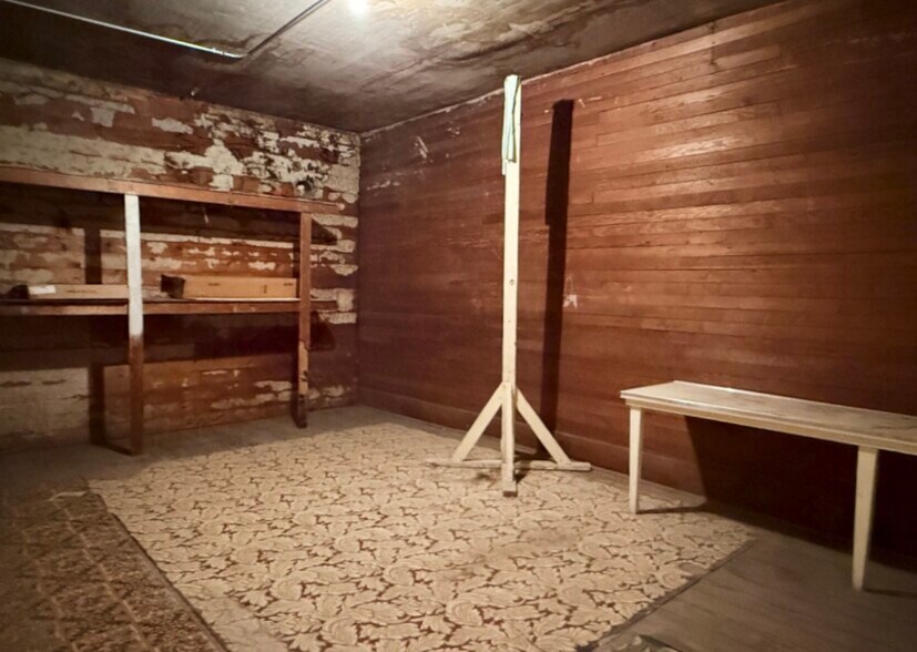 More Photos Of 130 E Main St, Marion Storefront For Sale