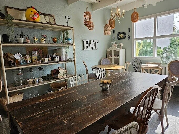 More Photos Of 301 N San Marino Ave, San Gabriel Freestanding For Lease