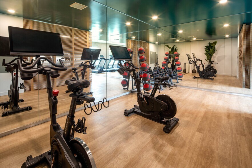 More Photos Of 10375 Washington Blvd, Culver City Apartments For Lease