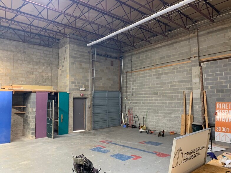 More Photos Of 3415-3501 Windom Rd, Brentwood Warehouse For Lease