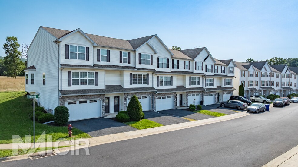 More Photos Of 2420 Newtown Dr, Harrisburg Multifamily For Sale