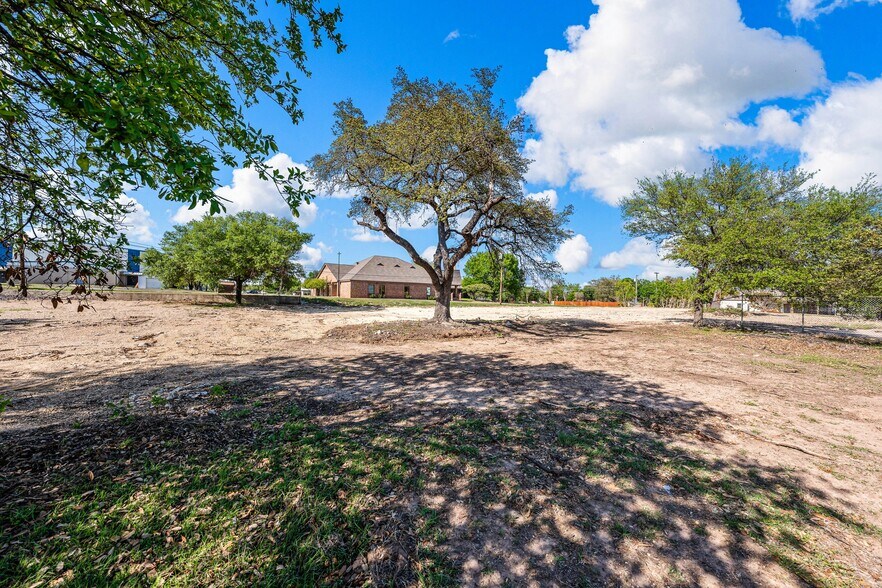 More Photos Of 720 N New Rd, Waco Land For Sale