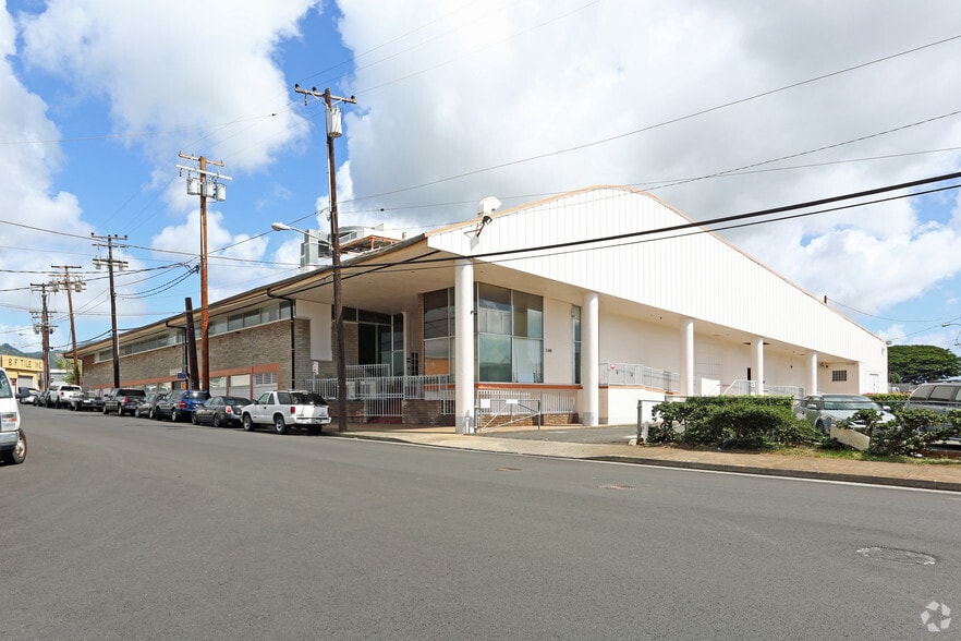 More Photos Of 2200 Kamehameha Hwy, Honolulu Storefront Retail Office For Lease