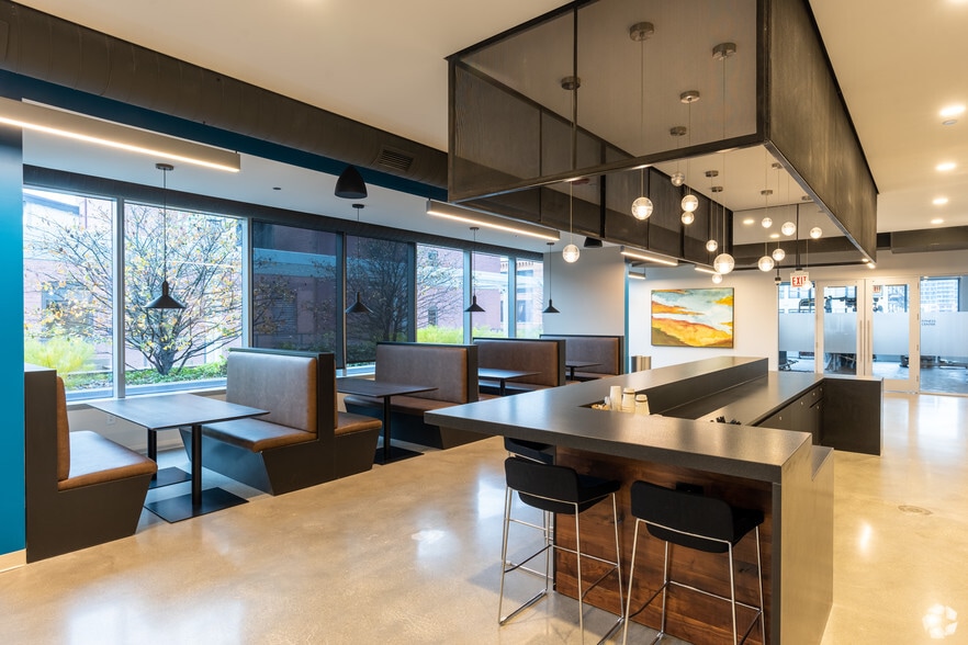 More Photos Of 625 W Adams St, Chicago Office For Lease