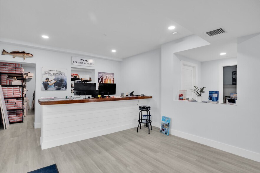 More Photos Of 82705 Overseas Hwy, Islamorada General Retail For Sale
