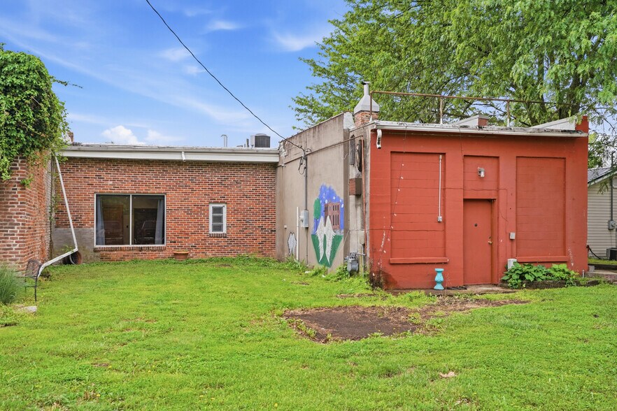 More Photos Of 118 Main st, Blackwater Office For Sale