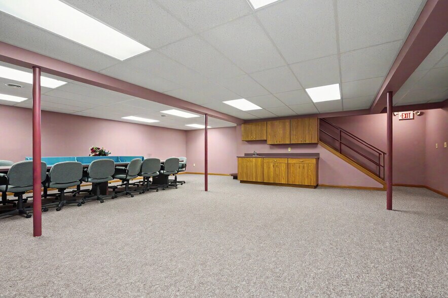More Photos Of 819 Southwestern Run, Youngstown Medical For Sale