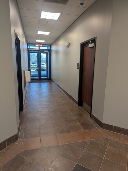 More Photos Of 3900 McCarty Ln, Lafayette Office For Sale