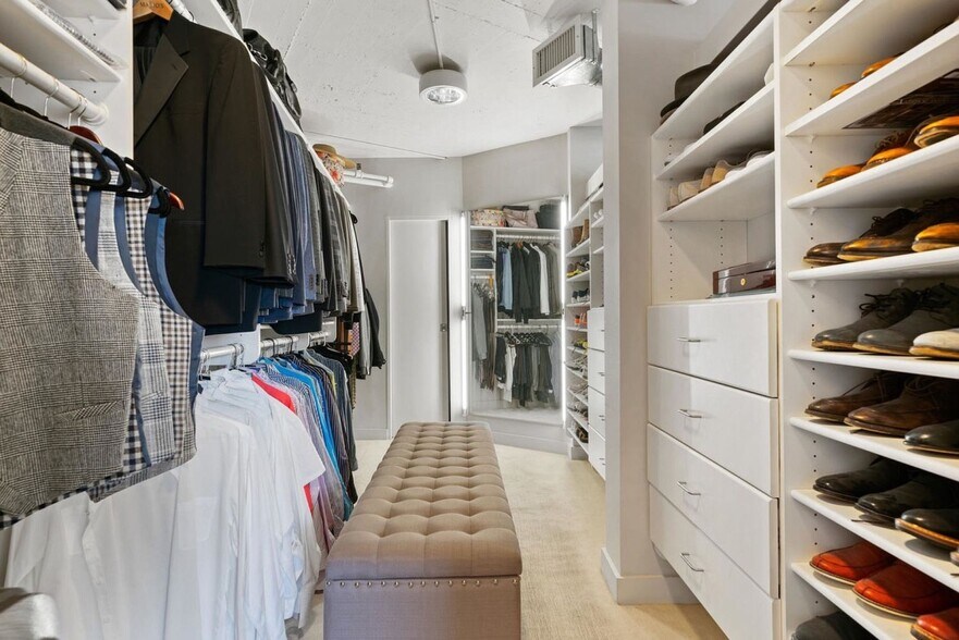 More Photos Of 1314 NW Irving St, Portland Office For Sale